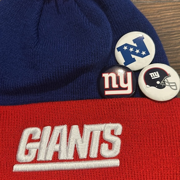 New Era NY Giants Pom Beanie with pins Button up Neygia team Red/Blue Unisex - Picture 2 of 5